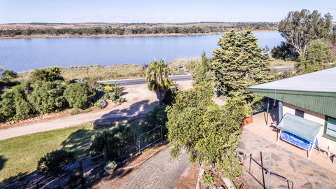 River Shack Rentals - Purnong Rd Mannum - Holiday Sunshine Coast 0