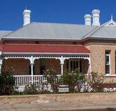 Myras Moonta Retreat - Sunshine Coast Tourism