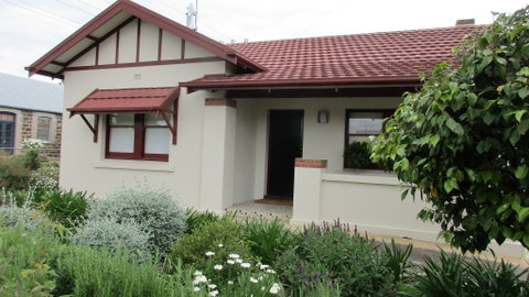 Mataro Cottage - Holiday Sunshine Coast 0