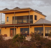 Dolphin Holiday House - Sunshine Coast Tourism