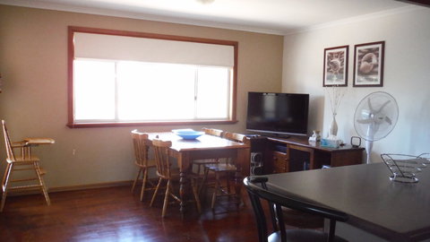 Seashells - Sunshine Coast Tourism 0