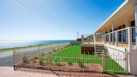 Al Mare - Holiday Sunshine Coast 0