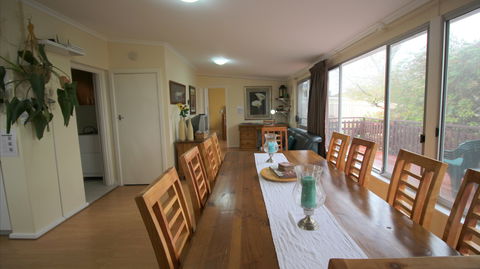 Seaview House: Relocation And Holiday Home In Seaside Suburb - Sunshine Coast Tourism 0