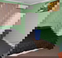 Micks Accommodation Club - Sunshine Coast Tourism