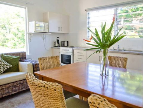 Cairns Beaches Affordable Holiday Accommodation - Sunshine Coast Tourism 1