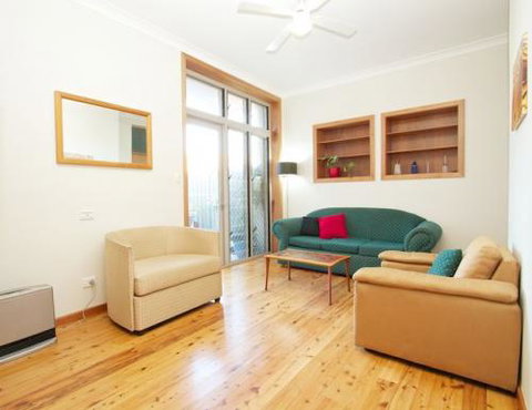 Newcastle Student Accommodation - Sunshine Coast Tourism 1
