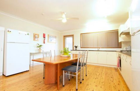 Newcastle Student Accommodation - Sunshine Coast Tourism 3