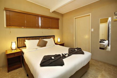 Mapleton Cabins & Caravan Park - Sunshine Coast Tourism 0