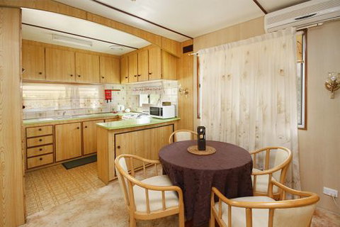 Mapleton Cabins & Caravan Park - Sunshine Coast Tourism 4