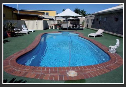 SunPalms Hotel Motel - Holiday Sunshine Coast 2