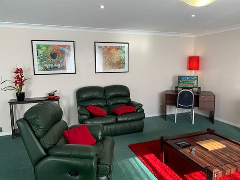 Obadiah Country Cottages - Holiday Sunshine Coast 5