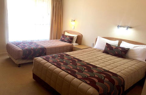 Gosford Palm Motor Inn  - Holiday Sunshine Coast 5