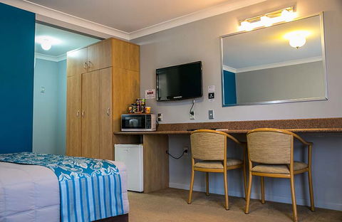 Gosford Palm Motor Inn  - Holiday Sunshine Coast 7