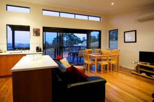 Karrak Reach Forest Retreat - Sunshine Coast Tourism 6