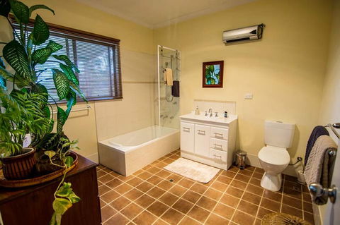 Karrak Reach Forest Retreat - Sunshine Coast Tourism 7