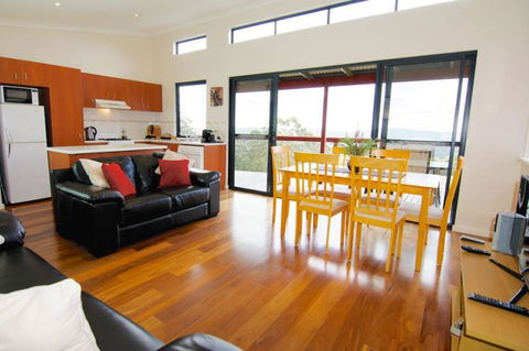 Karrak Reach Forest Retreat - Sunshine Coast Tourism 9