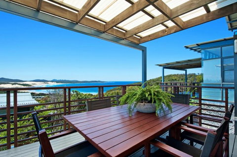 One Mile Retreat - Holiday Sunshine Coast 3