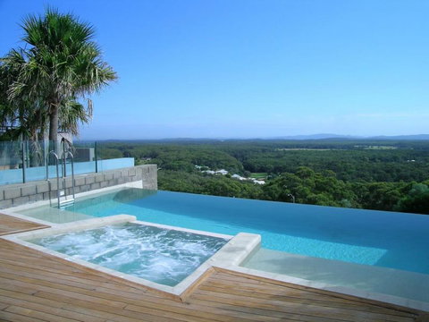 One Mile Retreat - Holiday Sunshine Coast 4