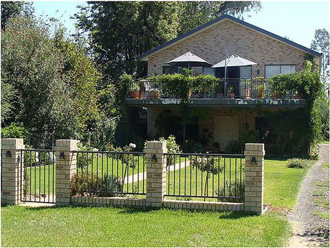 Selina Street Bed And Breakfast - Sunshine Coast Tourism 0