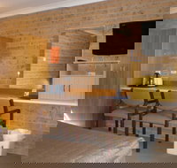 White Lanterns Motel - Sunshine Coast Tourism