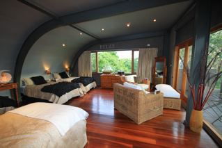 Lavender Manor And Majestic - Sunshine Coast Tourism 1