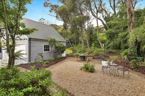 Lavender Manor And Majestic - Sunshine Coast Tourism 12