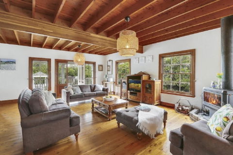 Lavender Manor And Majestic - Sunshine Coast Tourism 7