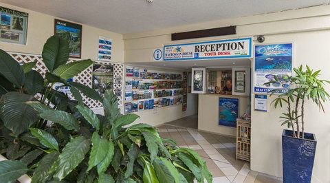 Macrossan House Boutique Holiday Apartments - Sunshine Coast Tourism 0