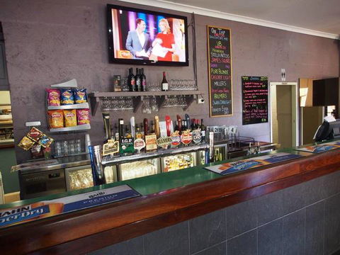 Dongara Hotel Motel - Sunshine Coast Tourism 5