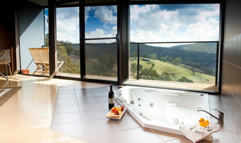 Eagle View Escape - Holiday Sunshine Coast 2
