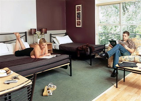 Easystay @ Carlisle St - Sunshine Coast Tourism 0