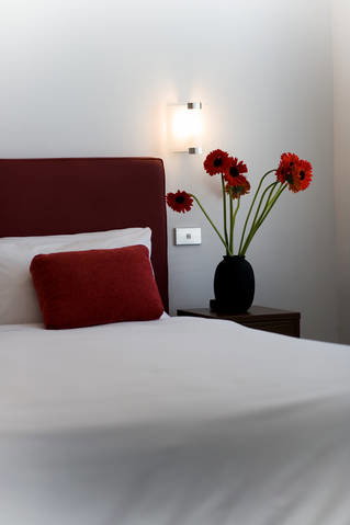 Easystay Studio Apartments - Sunshine Coast Tourism 4