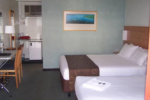 Econo Lodge Griffith Motor Inn - Sunshine Coast Tourism 0