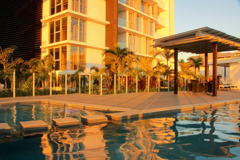 Empire Apartment Hotel - Sunshine Coast Tourism 9
