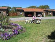 Emu Beach Chalets - Holiday Sunshine Coast 3