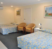 Emu Point Motel  Apartments - Holiday Sunshine Coast