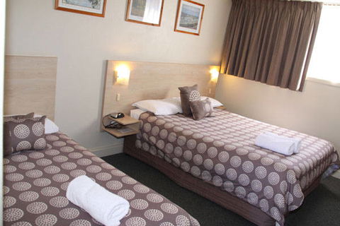 Fitzroy Motor Inn - Sunshine Coast Tourism 3