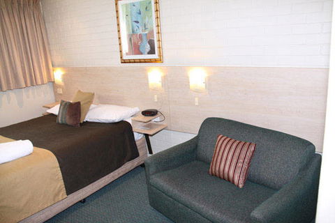 Fitzroy Motor Inn - Sunshine Coast Tourism 8