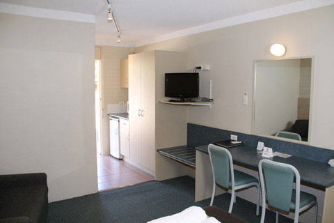 Fitzroy Motor Inn - Sunshine Coast Tourism 9