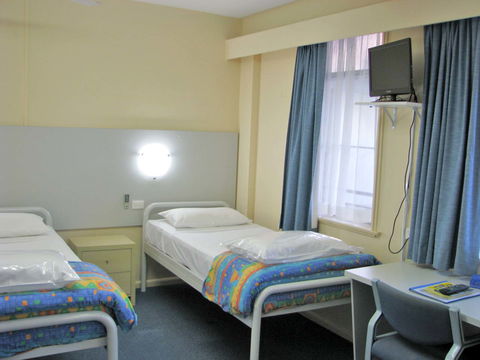 Flinders Motel - Holiday Sunshine Coast 2