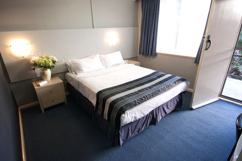 Flinders Motel - Holiday Sunshine Coast 4