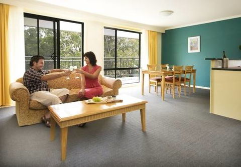 Flynns Beach Resort - Sunshine Coast Tourism 2