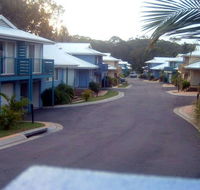 Flynns on Surf Beach villas - Sunshine Coast Tourism
