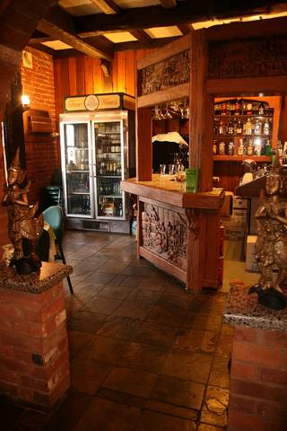 Forest Lodge Motor Inn & Restaurant - Sunshine Coast Tourism 3