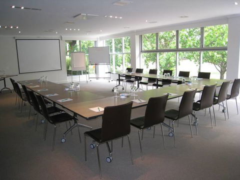 Forrest Hotel & Apartments - Sunshine Coast Tourism 3