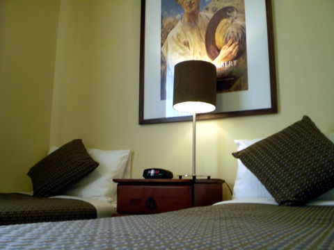 Forrest Hotel & Apartments - Sunshine Coast Tourism 5