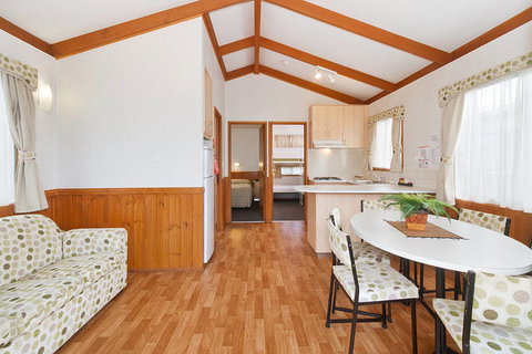 Frankston Holiday Park - Holiday Sunshine Coast 1