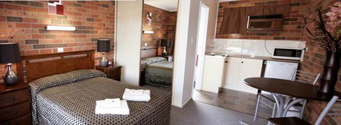 Frankston Motel - Sunshine Coast Tourism 3