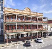 George Hotel  Cafe - Sunshine Coast Tourism
