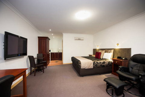 Georgian Motor Lodge - Sunshine Coast Tourism 0